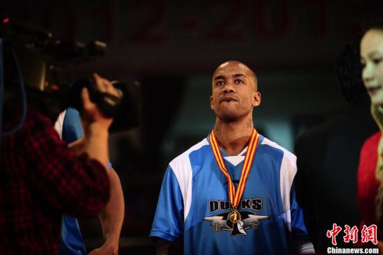 开云-皇家马德里训练开放日，国际比赛日伤情更新引欢呼，CBA季后赛在即，团队化学反应显著的简单介绍