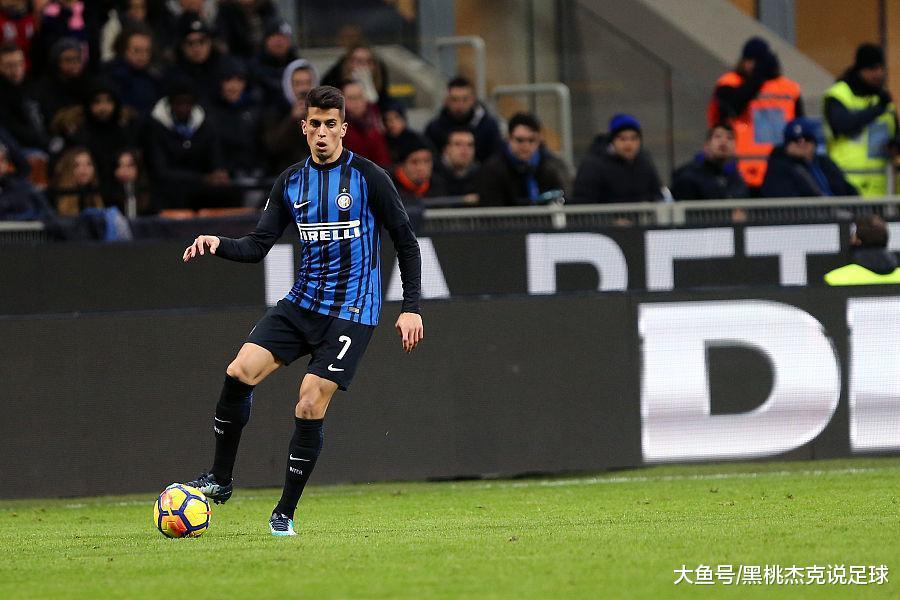 开云体育官网-集结日体能课后；国际米兰临场应变备战国王杯；悬念犹存；数据趋势出现新变化(积极备战警体运动会)