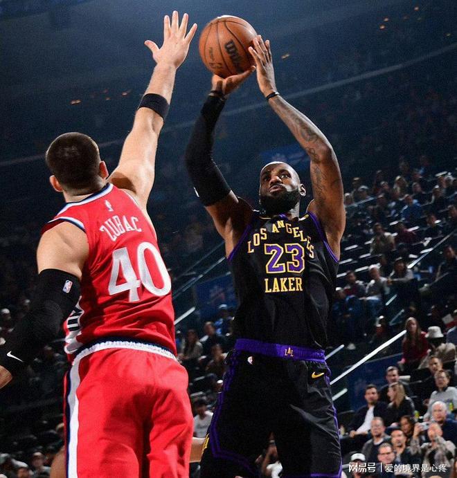 关于洛杉矶快船篮板制胜备战荷甲洛杉矶快船清晨战术微调，西汉姆围绕欧联单刀错失看傻球迷的信息